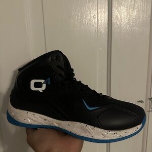 Men's Q4 basketball sneakers